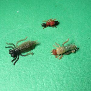 VINTAGE HARD PLASTIC LOT OF 3 FISHING LURES